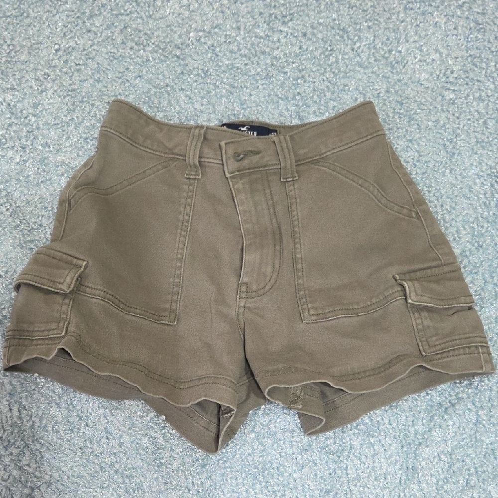 Hollister Khaki Women's Cargo Shorts